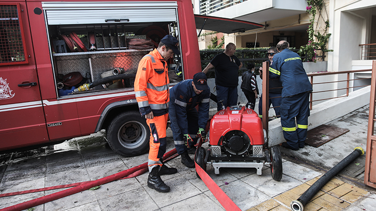 Εκατοντάδες κλήσεις σε Αττική, Κ. Μακεδονία και Θεσσαλία δέχτηκε η πυροσβεστική, εξαιτίας της κακοκαιρίας